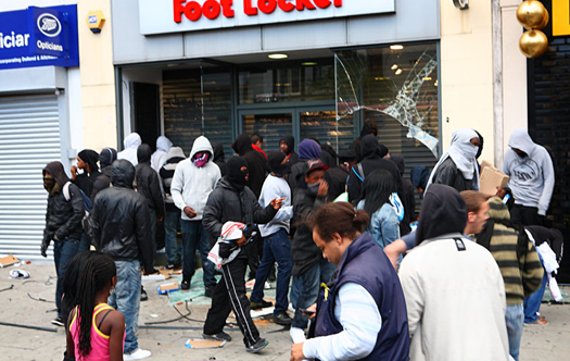 [Image: Looters-London-2011_525.jpg]
