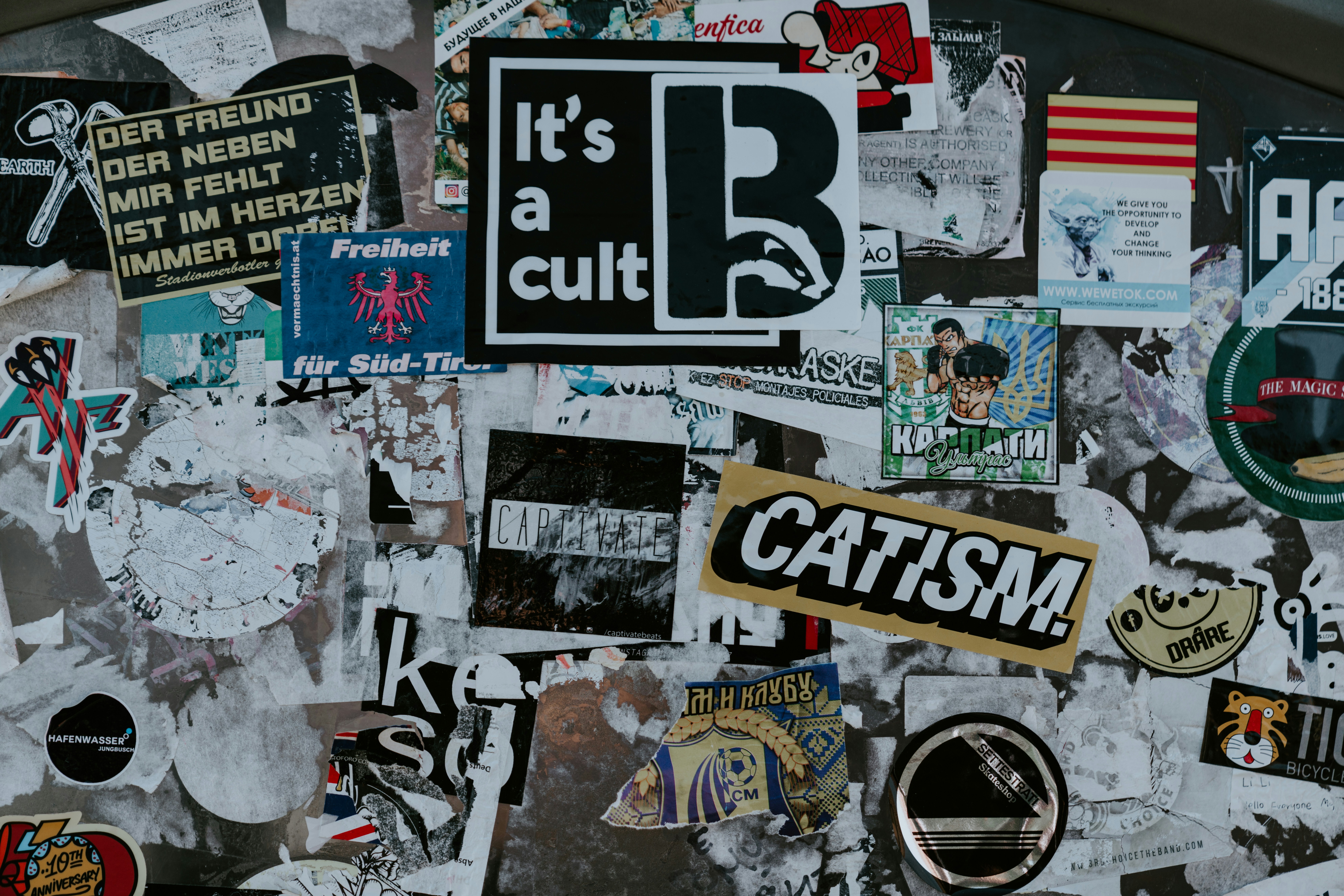 claudio-schwarz-typography-outdoors