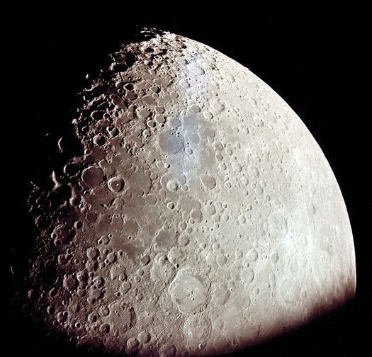 38275-moon-apollo15_525.jpg