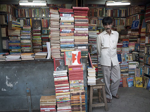 College-Street-bookseller-Kolkata-525_525.jpg